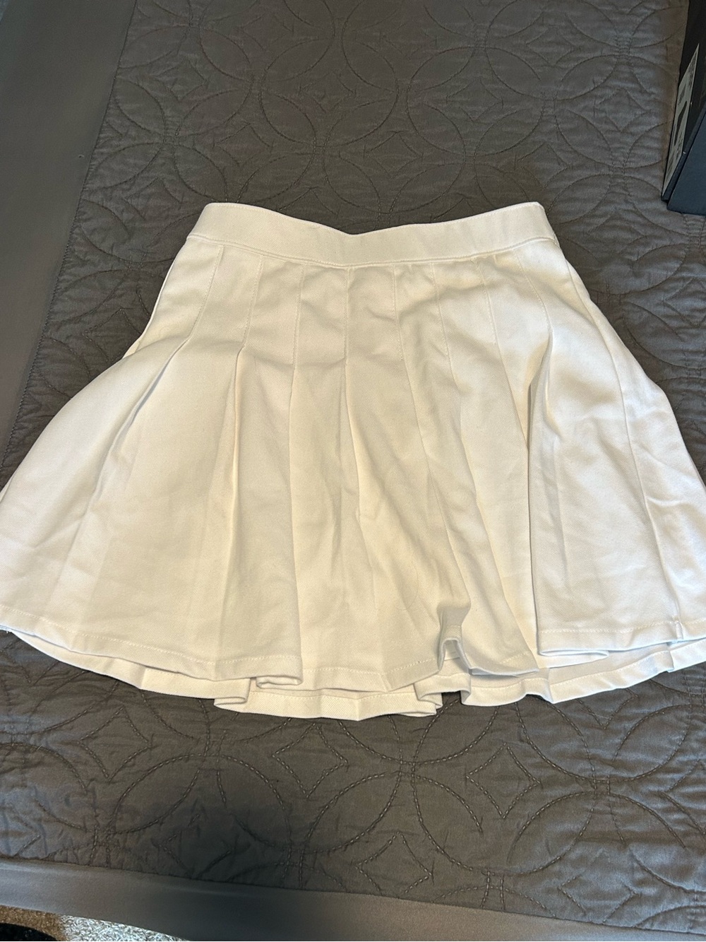 Hollister White Pleated Skater Mini Skirt